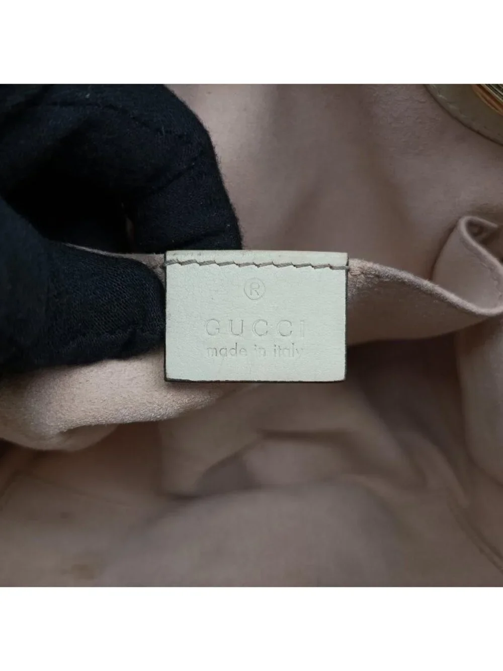 Gucci brand color